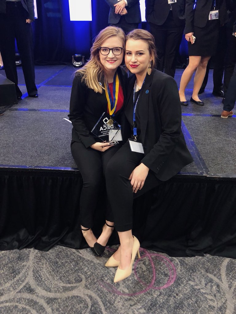 layneasamusic's tweet photo. These past three days have been some of the best and I’m so proud of those who qualified to ICDC. You all deserve it so much! Also BIG thanks to @LNDECA for accepting me as one of your own.❤️ #ASCENDKC70 https://t.co/tT6ZRDEy06