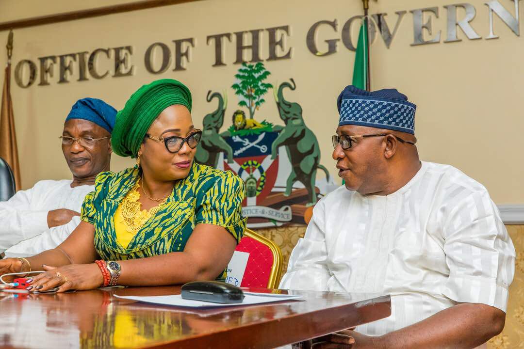 taiwooluga's tweet photo. Opa Oranmiyan reality show will be shot in @StateofOsun soon... Oga Bello led the Black Myths Association members to Mr. Governor @raufaregbesola today to share their opinions and benefits for the state https://t.co/YlZMgAbq9C