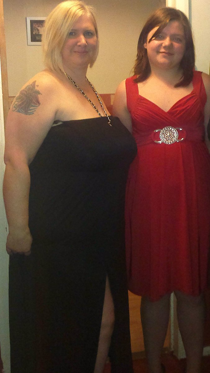PushingItIn's tweet photo. Mum and Daughter! https://t.co/JpA46WP57L