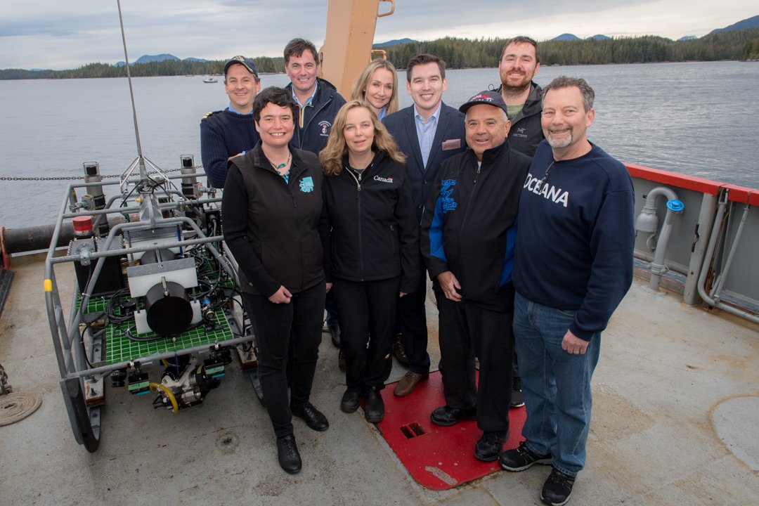 Ocean_Networks's tweet photo. ICYMI catch up on the highlights of the last week onboard CCGS Vector, including today's visit by @DLeBlancNB &amp; @terrybeech⚡️ Central Coast of BC Expedition: https://t.co/CqjSd99dYA #BCDeepCoast2018 #knowtheocean https://t.co/4t8NCIrUi0