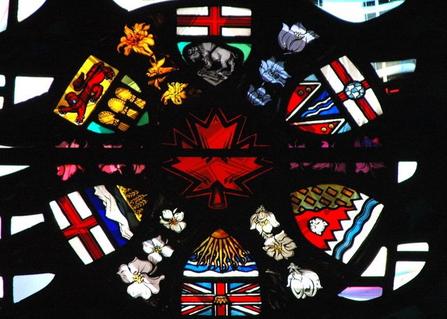 For #CommonweathDay The Arms of the Provinces of Canada in #stainedglass by #ChristopherWallis from glassincanada.org/our-exhibition…) glassincanada.org/our-exhibition… @CityandLivery