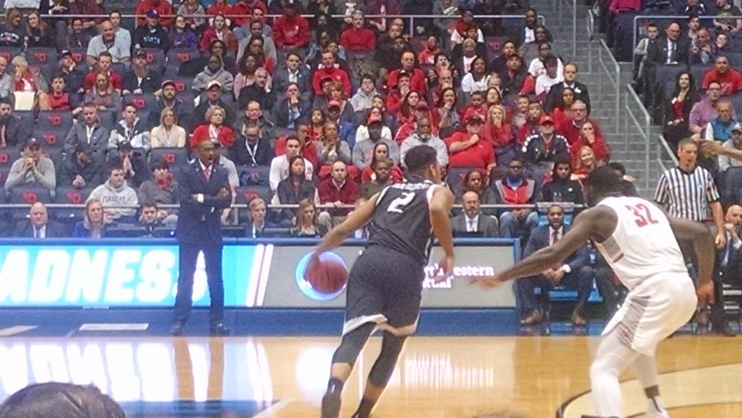 zacglover_'s tweet photo. Mike Jones in his first NCAA Tournament as a head coach. https://t.co/Q4v5uD3vSM