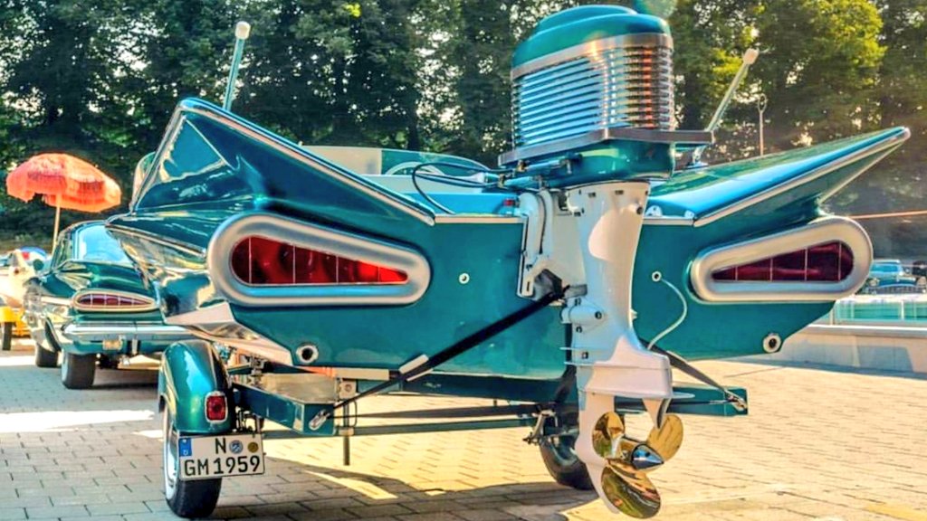 In the 50's your speed boat was often as stylish as your car! 
They call them "the good old days" 😀