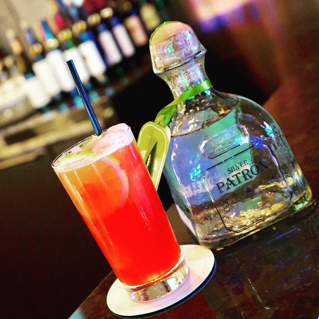 LoveOfCocktails's tweet photo. Taste the freshness of 'Hacienda Knights' by bartender Manny Garcia at Gem Bar in Aria while watching your favorite team in high def and enjoying bar top gaming. 🍹
.
.
.
.
@Patron @DomaineDeCanton @AriaLV #tequila #cocktails #cocktailcreations #drinks #lasvegas #bars https://t.co/ONAoO4FjCh