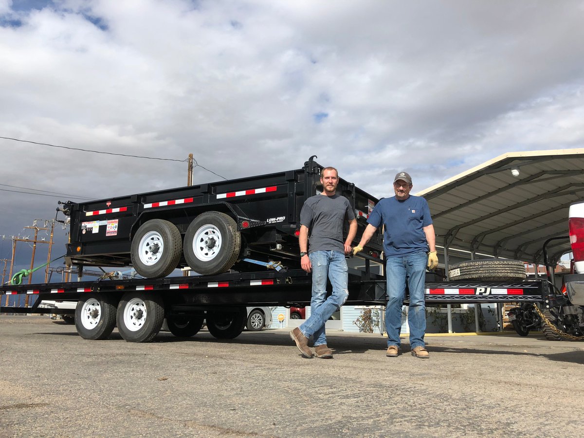 PJTrailers's tweet photo. #TrailerSuperStore This customer likes #PJTrailers so much that he decided to buy two. Thank you Sir for your business. Visit us for awesome #PJTrailer deals at https://t.co/hDEHDZHfgR https://t.co/gGbNY2Qj2x