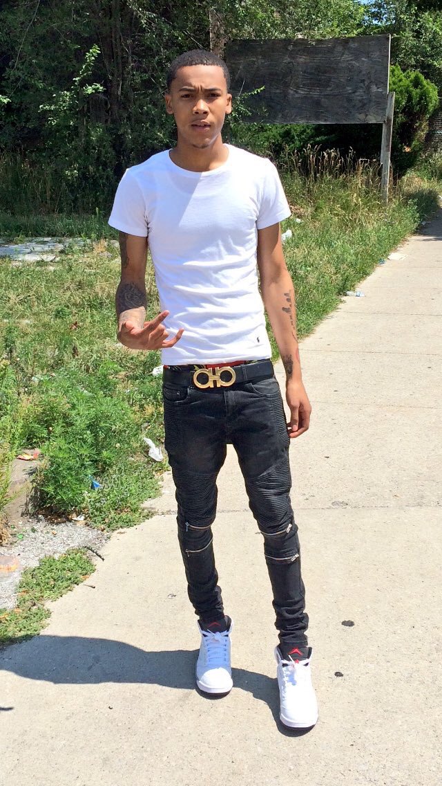 MGEBUCKZ's tweet photo. Felt Like My 2 Cent Was Need😯🤷🏻‍♂️ #FinePeopleFromChicago https://t.co/OllEnL2HUz