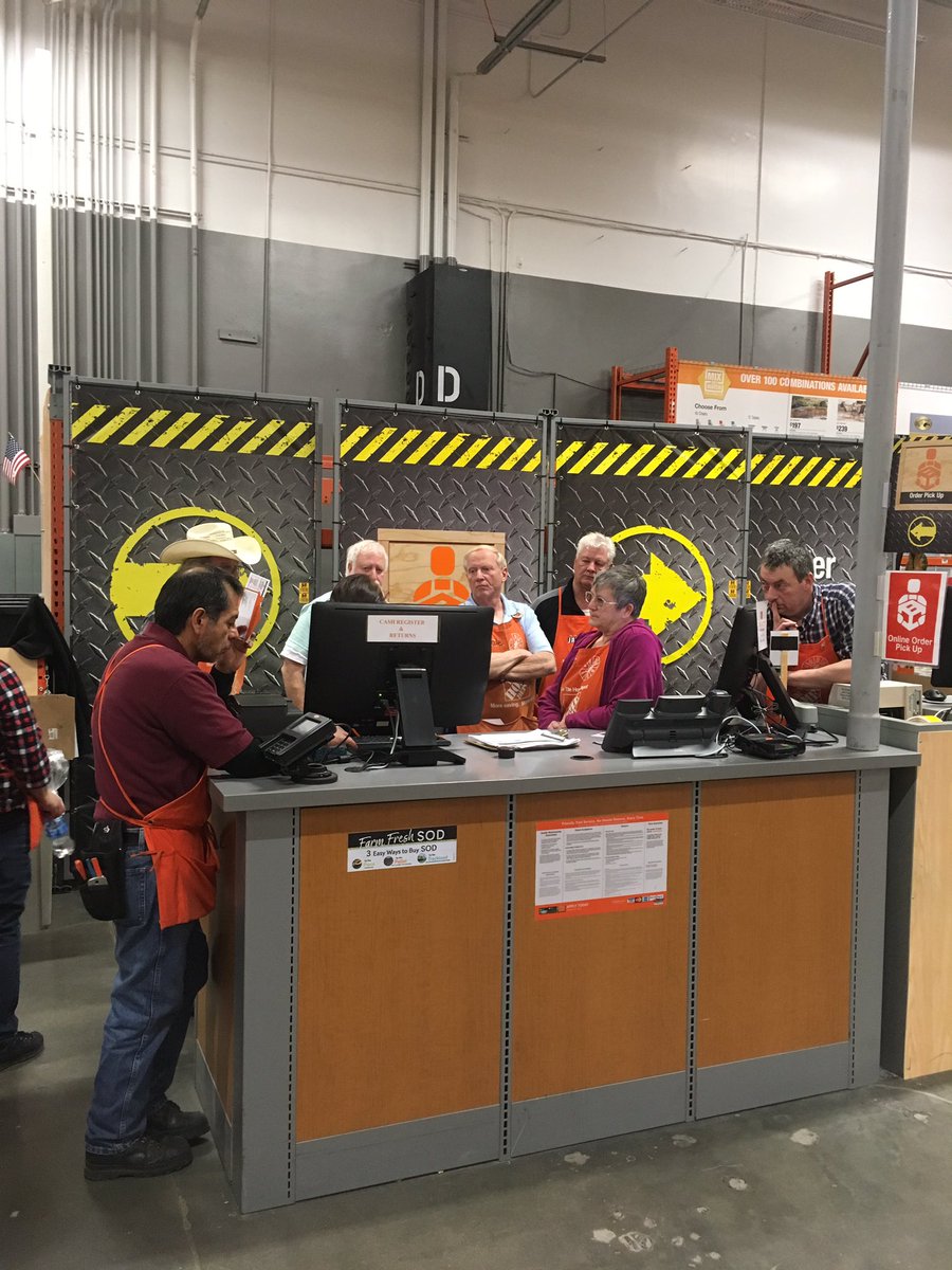 Great credit/leads training with the closers. They are ready to go.#DrivingD53 <a href="/Alvarez2Joe/">Joe Alvarez</a> <a href="/TmorgHD/">Travis Morgan</a> @BradSimons3