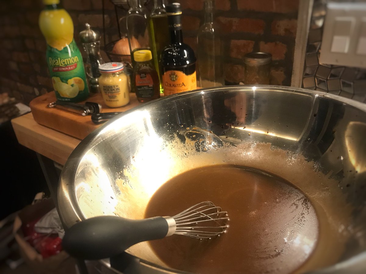 Olivertitan1105's tweet image. The secret to an awesome #vinaigrette?  An emulsifier and a strong hand.  #stayhungrystayinspired #chefbasics