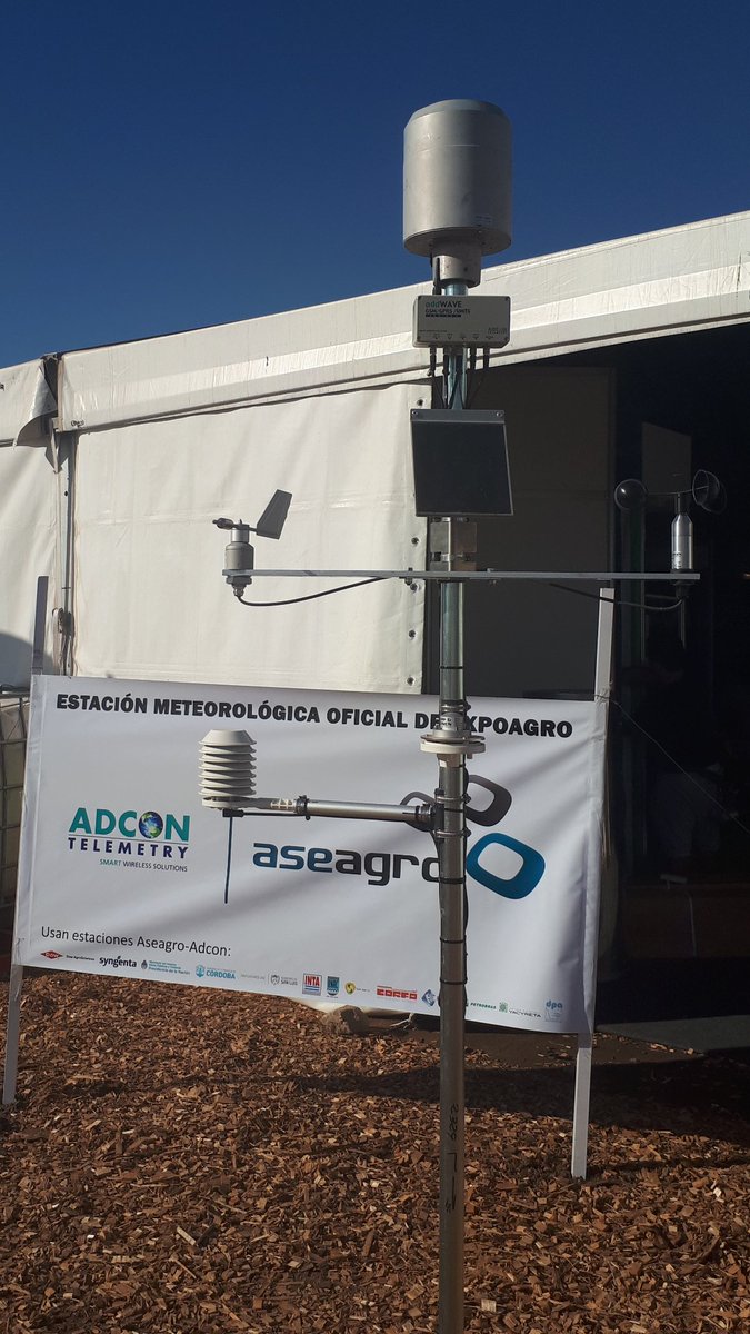 ConsultoriaR4's tweet photo. Estación Metereologica Oficial en @Expoagrocom Te esperamos mañana Miércoles a partir de las 08.30 en el Stand Cubierto A6 #TodoComienzaAquí #Dry2018 #Argentina https://t.co/s5JABc1dws