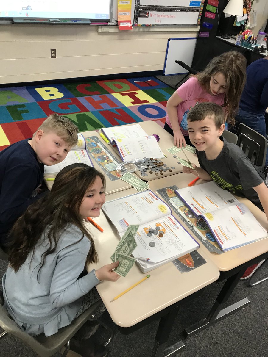 JmccabeMccabe's tweet photo. Hands on with money! These kids are loving it! #MortonElStars https://t.co/McgG1UQldq