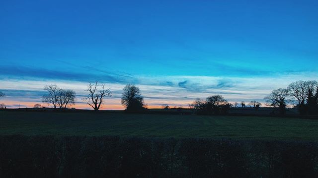 SodiumFilms's tweet photo. Wrap on an amazing day with an amazing team of people. @thecogency @1418now @katewilliamsme 
No just for the 4 hour drive home😂🚗
.
.
#sunset #landscape #1418now #poppiestour #cogency #katewilliams #filmmaking #hereford #weepingwindow #cinematography #sodiumfilms #sodium https://t.co/iA0n8LTo6o