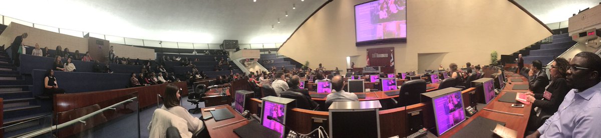 sergeincanada's tweet image. La salle du conseil municipal de la ville de Toronto remplie de francophones pour le Gala #femmesenor2018 d’@OasisFemmes avec @CSViamonde #onfr #TOfr