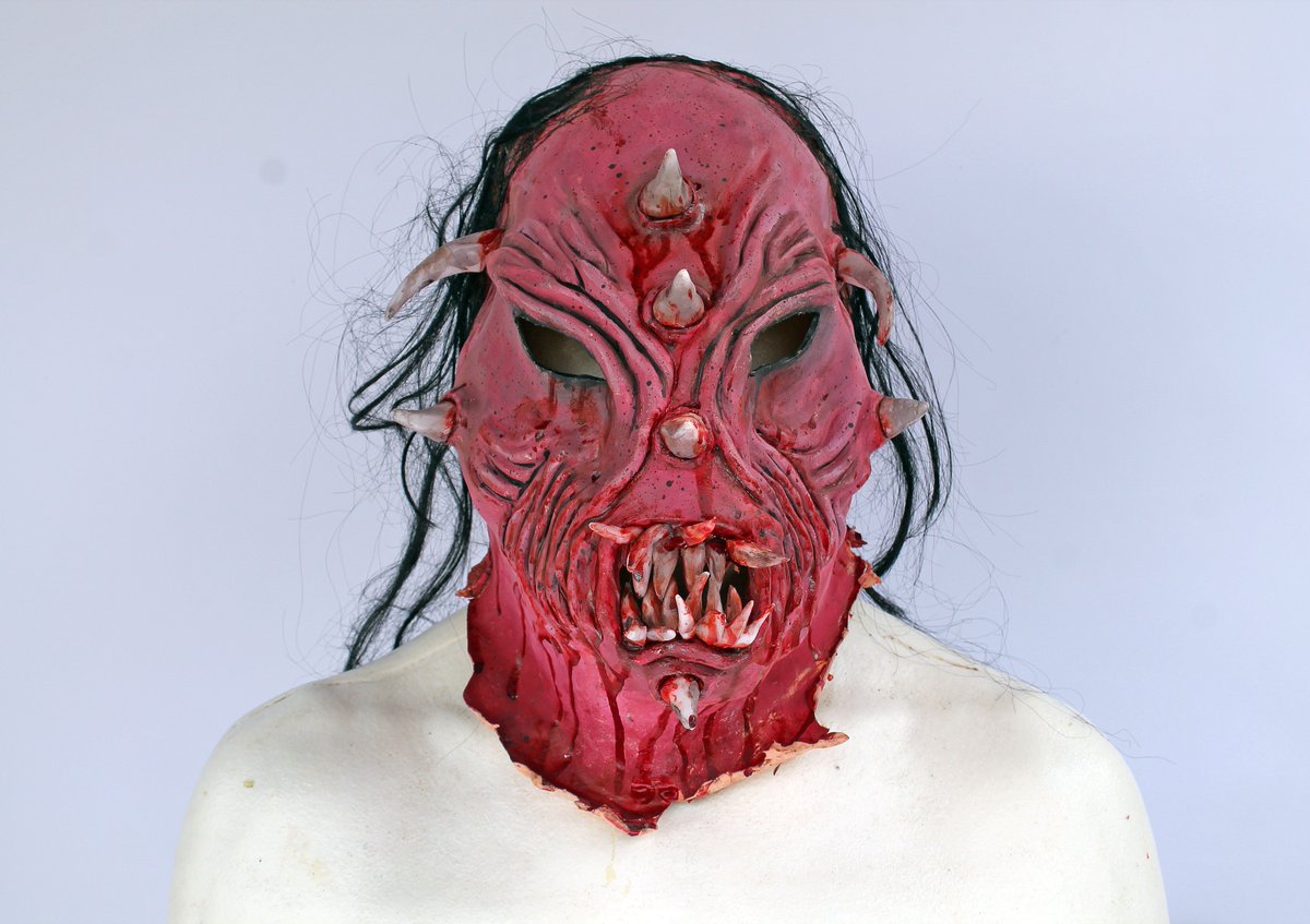 DesignzSinister's tweet photo. https://t.co/7VvxOw01os #scary #horror #dark #darkness #latexmask #affordable #readytoship #teeth #original #horror #movie #hauntedhouse #character #story #boogeyman #bogeyman #horrific #terrifying #forsale #etsy #sinsisterdesignz #designzsinister #sinister #artist #devil #demon https://t.co/Stjp4YBdd2