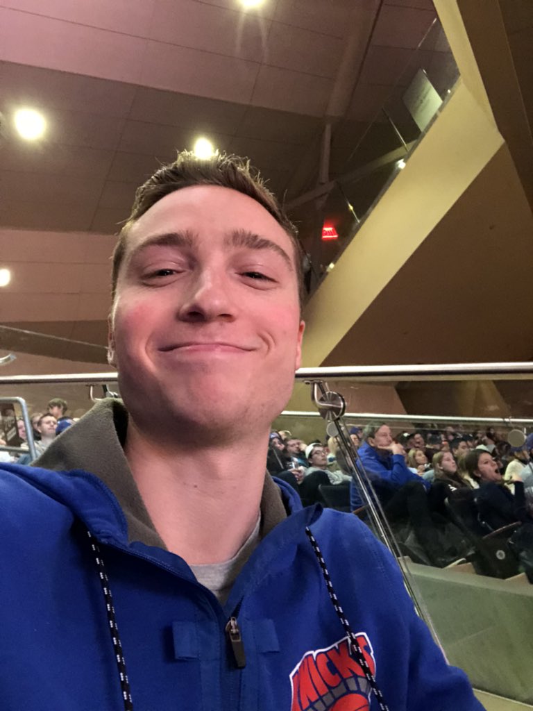 jonathanl96's tweet photo. #NYKDeltaSelfie https://t.co/dsHQL27MYR