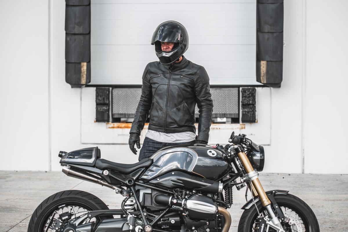 grantschwingle's tweet photo. Do you like the shots with people in them or without?  I kind of lean towards with people as the bike isn't complete until the rider is on it.  Tony of Analog Motorcycles rocking the SIMPSON MOTORCYCLE HELMETS and Pagnol jacket. #bmw #caferacer https://t.co/DqYNUWQ7EO