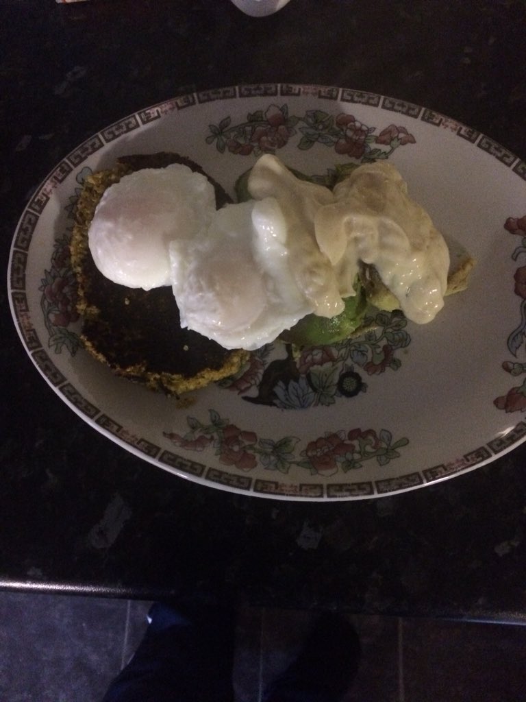 MilnesJonathan's tweet image. Quinoa fritter, poached eggs, avocado and hollandaise sauce