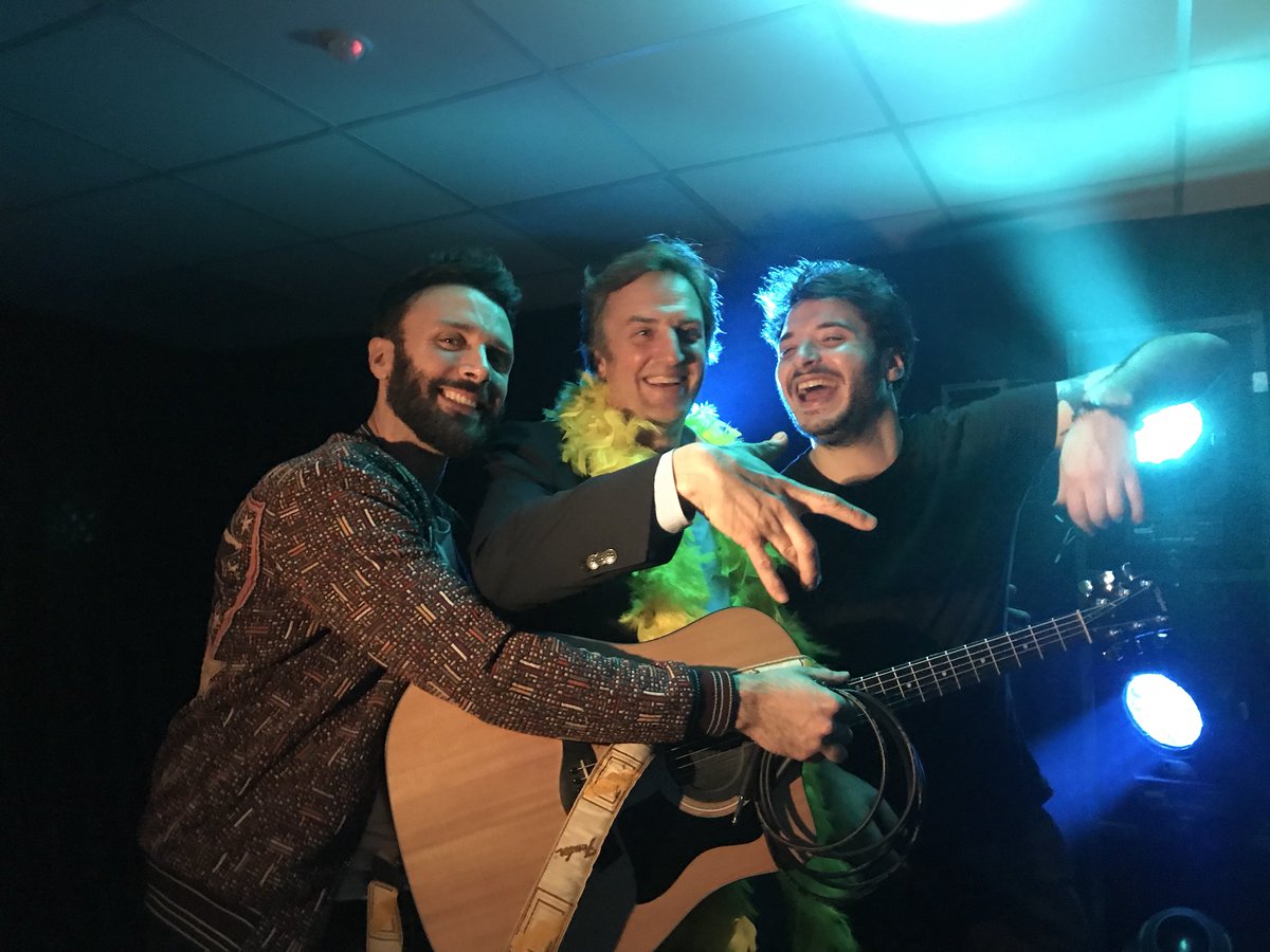 nicolaspavageau's tweet photo. Des Frites 🍟 de la bière 🍺 et de la musique 🎧 pour cette très belle soirée de lancement de la nouvelle application de la Voix du Nord Bravo 🎉 merci @GabrieldHarcour @Jauffret4 https://t.co/nBCWvQCZJf