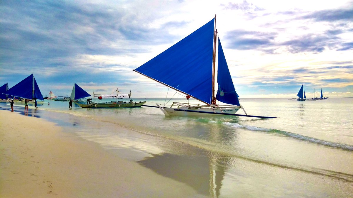 BPHT07's tweet photo. #Boracay is not close. More rehabilitation and improvement are going on #today in the island. This is the best time to go in the island. #BoracayToday #BoracayUpdate #BPHTBookingServices https://t.co/ds9xffuXeS
