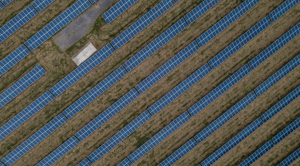 ClimateReality's tweet image. The @WhiteHouse&apos;s #SolarTariffs are a step back for clean energy and for America. Here’s why. (via @Medium) bit.ly/2FiCvzE