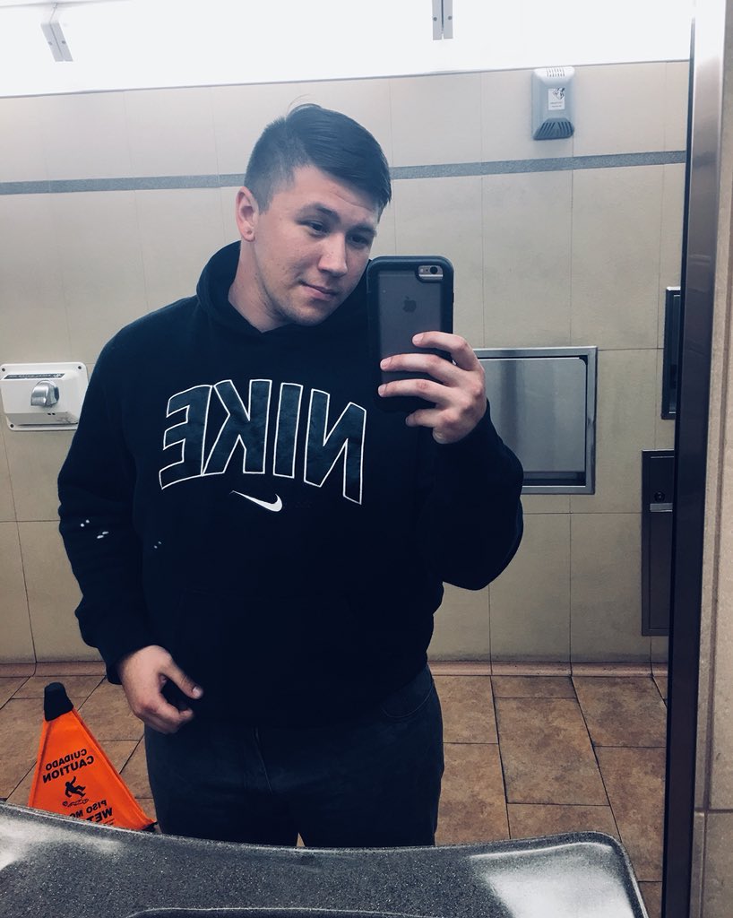 CodyColean's tweet image. Another blessed day.🙌🏼🙏🏼 #blessed #fresh #nike #clean #NIKESB