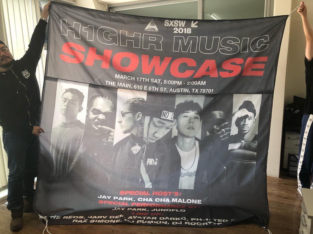 Jwalkerz_TH's tweet photo. [IG] ___woota: 180314 woota โพสต์ภาพป้ายโปรโมท H1GHR MUSIC SHOWCASE ในงาน SXSW 2018 ค่ะ #H1GHRMUSIC
#JayPak https://t.co/tdJh2r4HqD https://t.co/byDT3wdesA