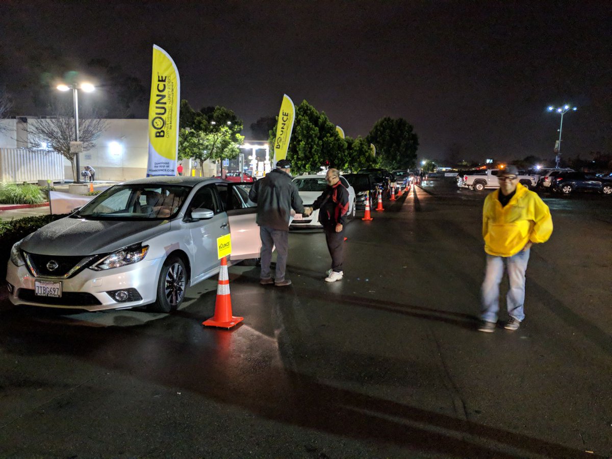 joinbounce's tweet photo. The exclusive line-up of Bounce cars at @VVCasinoCenter today for @SDGullsAHL lovers. Bounce's "Xpress Boarding" will ensure easiest and fastest exit to our riders. #SanDiego #Events #rideshare #onwerdrivers #happyriders #joinbounce #RideWithBounce https://t.co/ssH8XFU8Ai