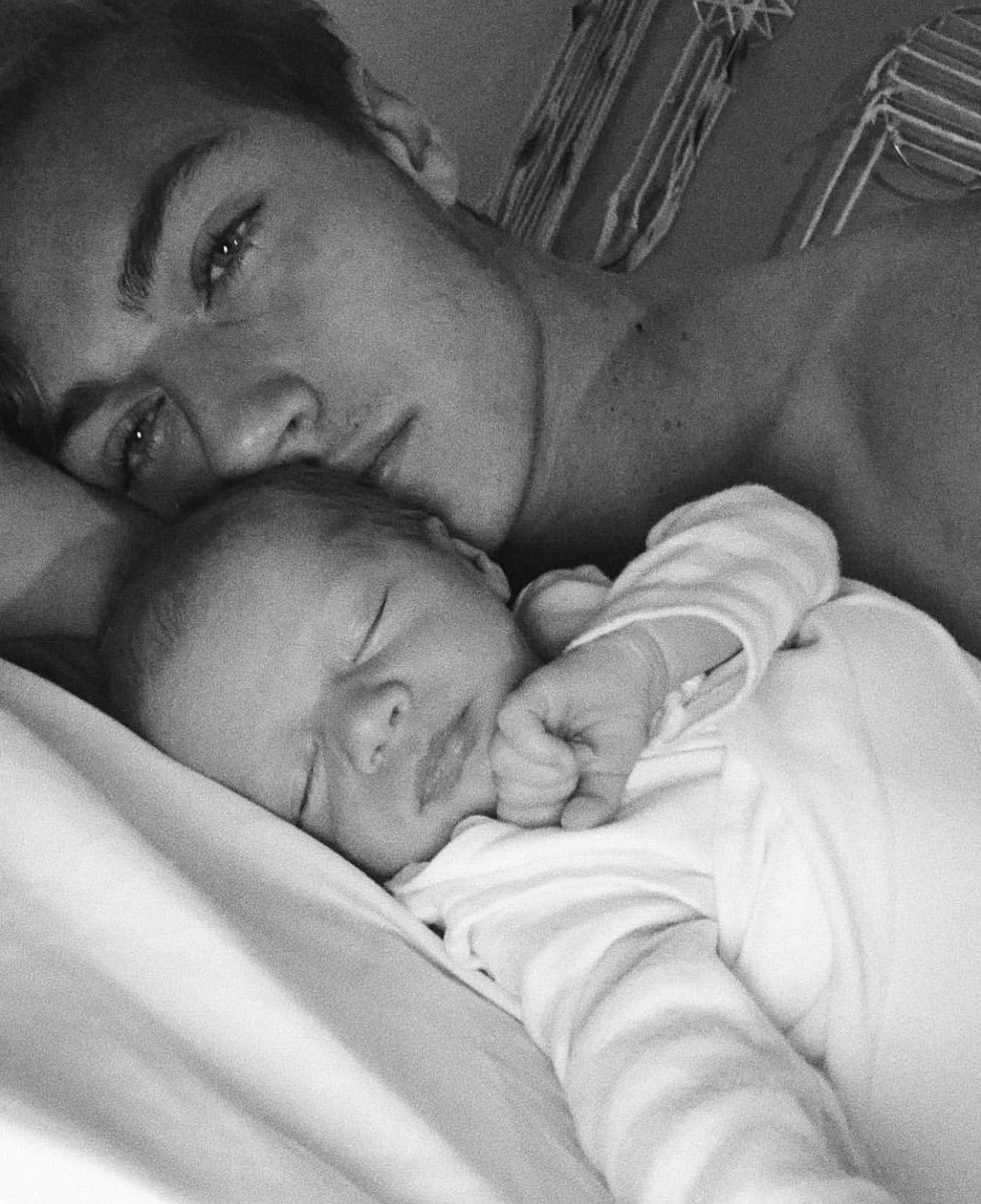 Night-time snuggles with my princess ❤️