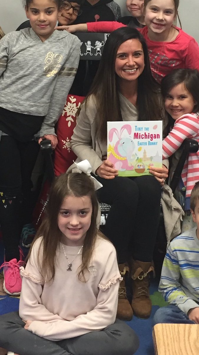 A huge thank you to Amy Bauer for reading to our class today! We love the book you donated and the treats! 💚March is reading month! #everystudenteveryday