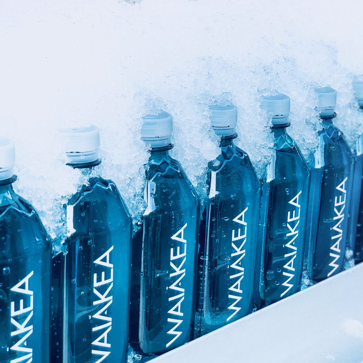 SnappySnacks's tweet image. We're getting the King's Hawaiian truck ready for SXSW2018! 

#austin #sxsw #waiakea 
#Snappysnacks #changetheworld #give #love #catering #food #austin #festivals #customers #sxsw #experiential #popup 
#snappysnacksmobilecatering #water