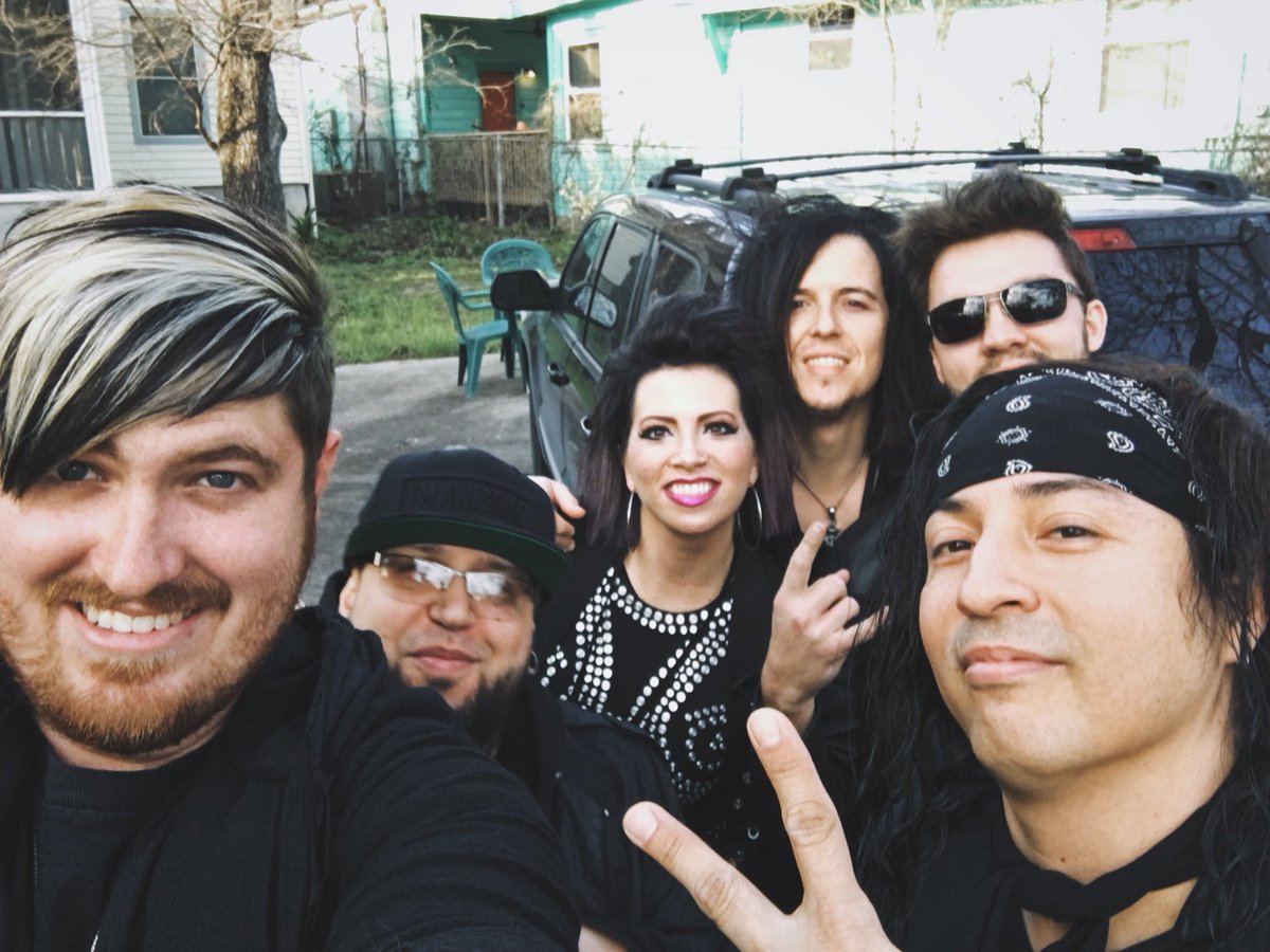 the_regimes's tweet photo. Loadin’ out! See ya at @handlebaraustin! We hit the stage at 9 PM. 🤘🏼 #gandhisgun #atx #thechangesweface https://t.co/g33l0CYXSc