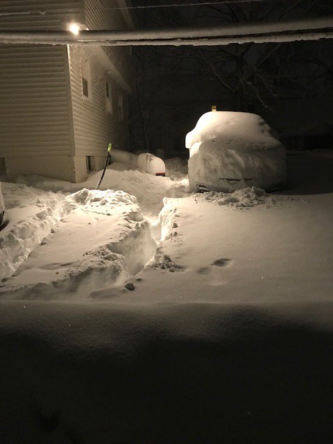 jpafume4's tweet photo. @Ginger_Zee @hodakotb @KellyRipa This is how much snow we got here in Billerica Ma today!!  Over 20"!!!😮 https://t.co/fcZ6lR9y4j