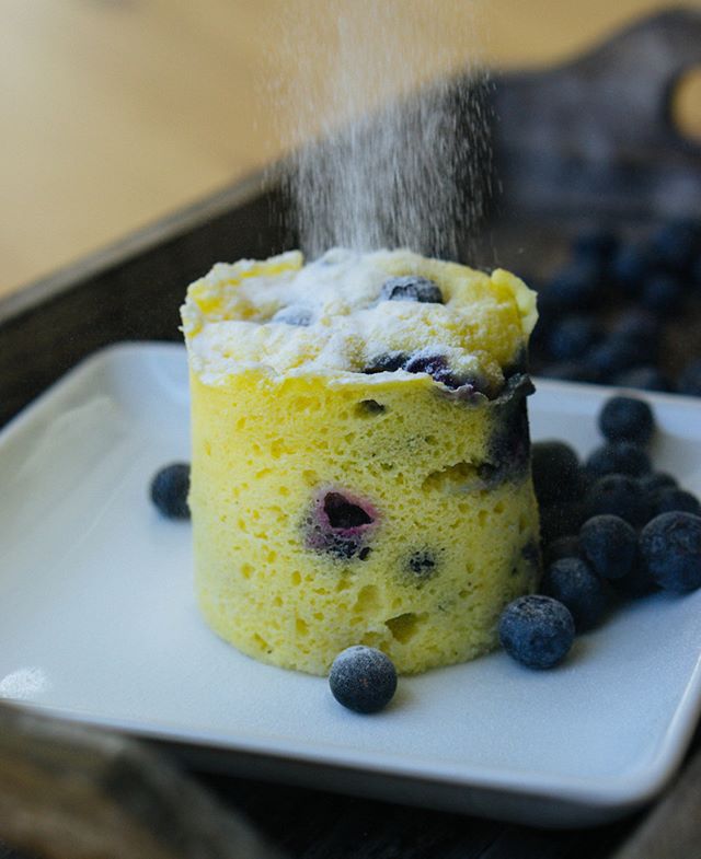 KetoConnect's tweet photo. I look at a coffee mug and a microwave the way picasso looks at a brush and canvas. This blueberry muffin mug cake recipe will be up soon! It's part of a 3 recipe in 5 minutes video. #mugcake #blueberry #blueberrymuffin #microwavebread #ketodessert #ketodesserts https://t.co/xIRlScQocm