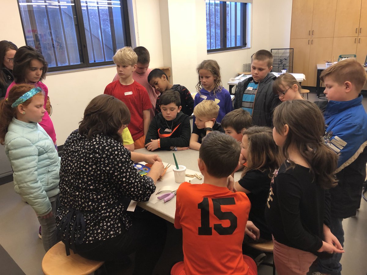 MrsOConnor33's tweet photo. Art field trip to the Nelson Atkins Museum learning about Pablo Picasso abstract art. https://t.co/VqG4oWeTUq