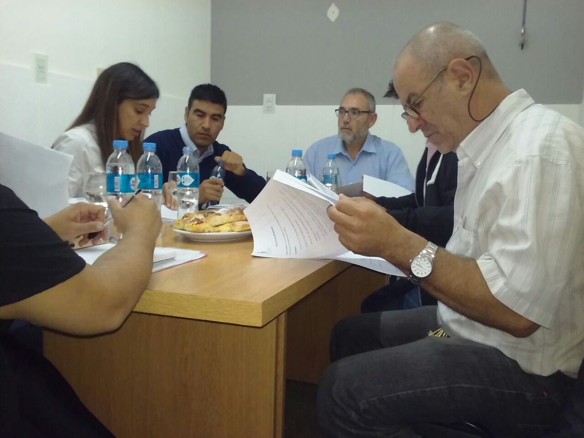 MFCastronovo's tweet photo. Concejales de Cambiemos de Patagones y Viedma iniciamos el trabajo por temas en comun con el objetivo de mantener sesiones conjuntas.
@leandromass @JulioCostantino
#Genobeba Molinari
#Mario Guanca
@patagones_muni
@MunicipioViedma
Muchas Gracias. https://t.co/Jgy7GO3S9W