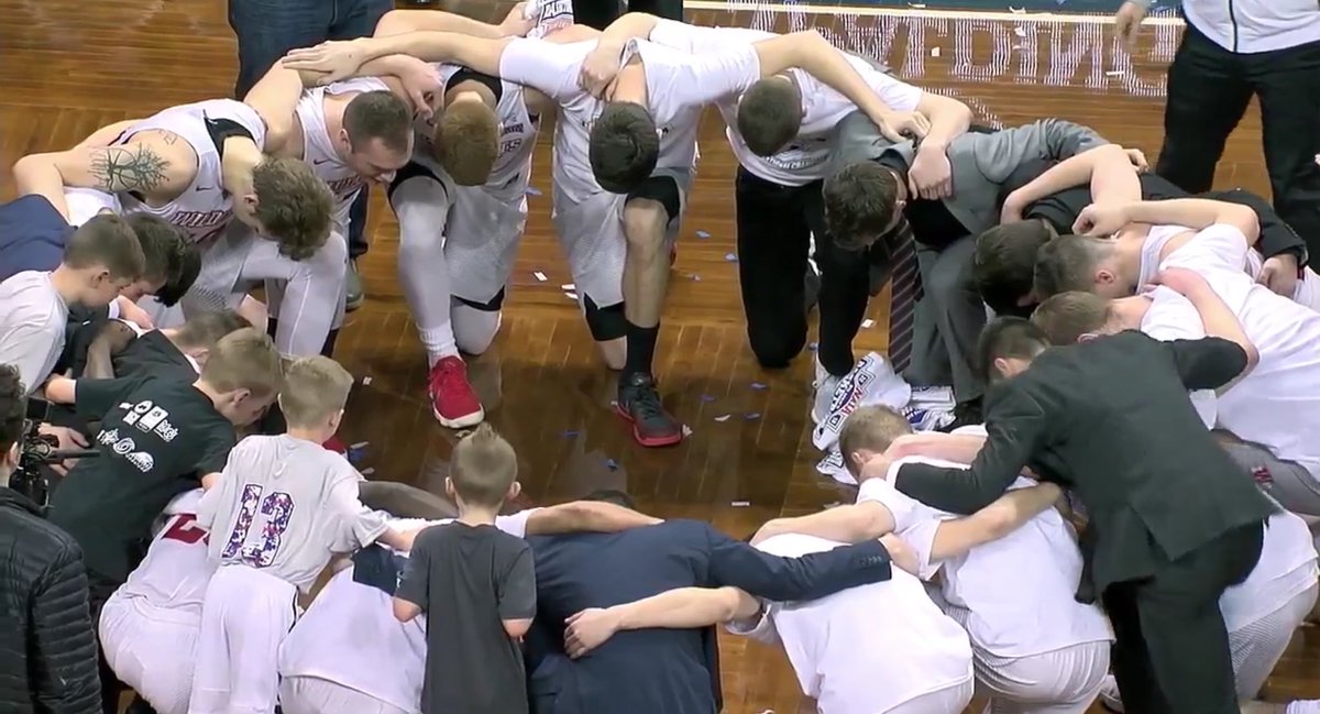 JasonRomano's tweet photo. Congrats @IWUHoops on winning the NAIA Division 2 national championship tonight. Great group of men led by Coach Greg Tonagel who do it the right way.
#IAmThird https://t.co/EVuKKYiwp9