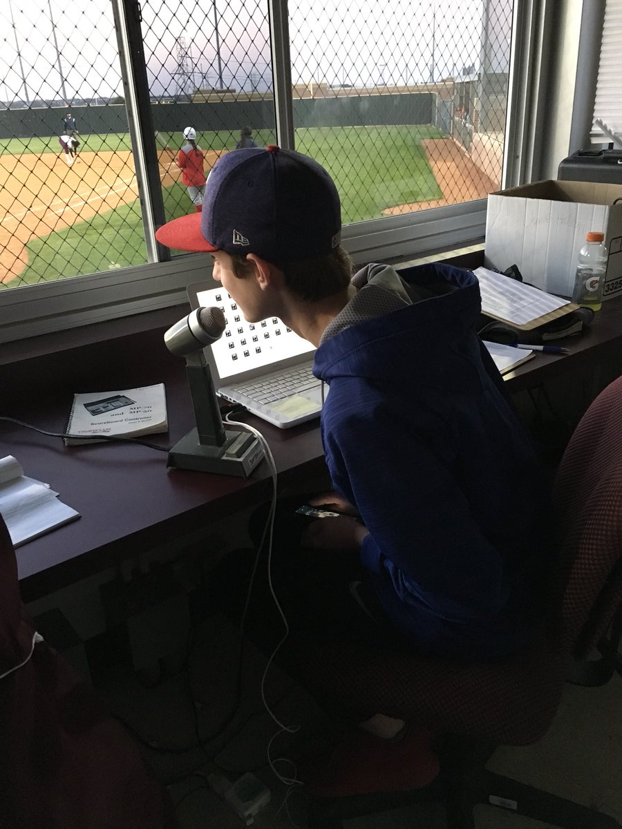 999thewild's tweet photo. .@k_swaggmoneyy_k and @Michaelbtwt getting it done at the @Tviewsoftball1 game. #PAwork #learningonthejob https://t.co/khdoBaXwWK