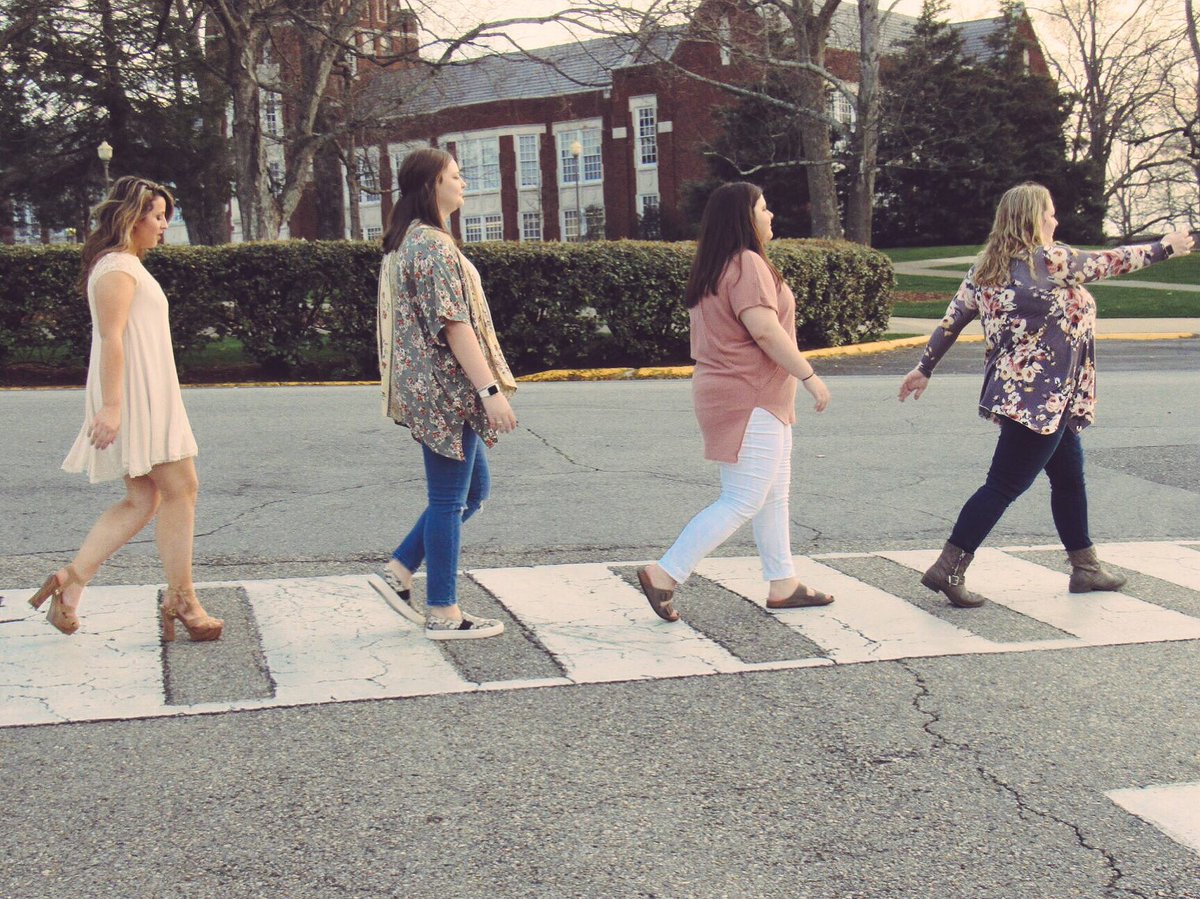 katiecatalano_'s tweet photo. @DeltaZetaJSU loves @JSUCrosswalk !!! 🐔 https://t.co/sWQOjhyfrQ