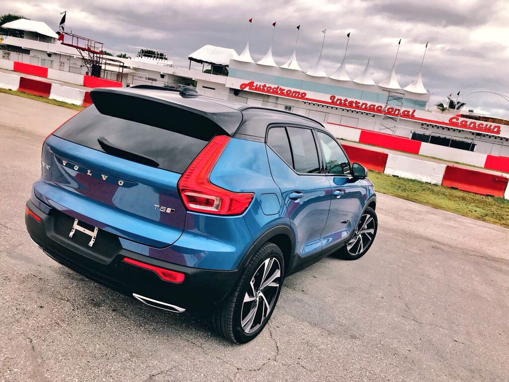 frankymostro's tweet photo. Amigos alemanes,🇩🇪 no es que quiera asustarlos en martes 13 😾 pero esta Güera Sueca 🇸🇪 les va a dar dolores de cabeza.
XC-40
Motores T4, 2.0 lts 197 HP, T5 con 254 Hp y AWD Transmisión de 8 
Momentum T4 $659,900
Inspiration T4 $699,900
R-Design T5 $759,900
#NewRulesNewPlayer https://t.co/OnWH2R1qVr