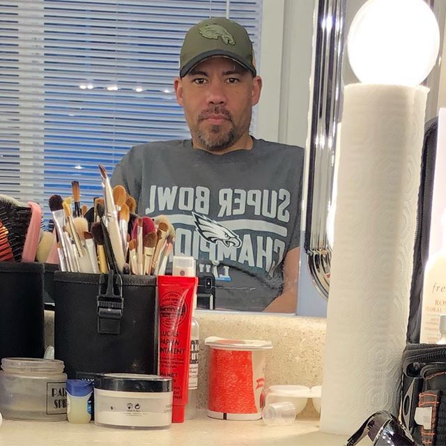 GeraldWebb's tweet photo. On set repping the #champs @PhiladelphiaEagles &amp; laughing at how miserable seeing our #SuperBowlChampions #tshirt makes @speedychristopher #setlife #series #deinstitutionalized https://t.co/GN4XzF9LVd https://t.co/cSXXtIvWDg