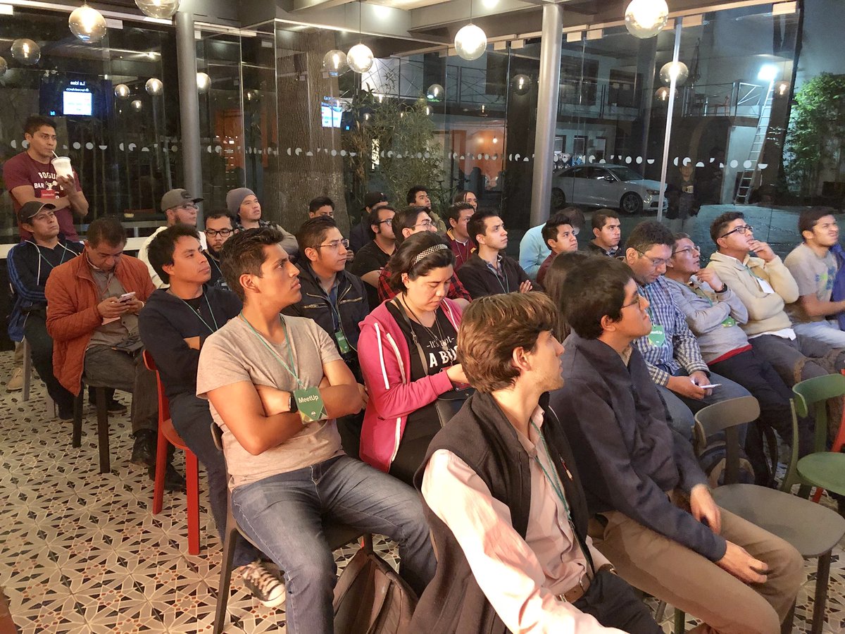 gandhimena's tweet image. Comenzando con la app tipo Instagram de en @NSCoderMexico #swift #nscoder