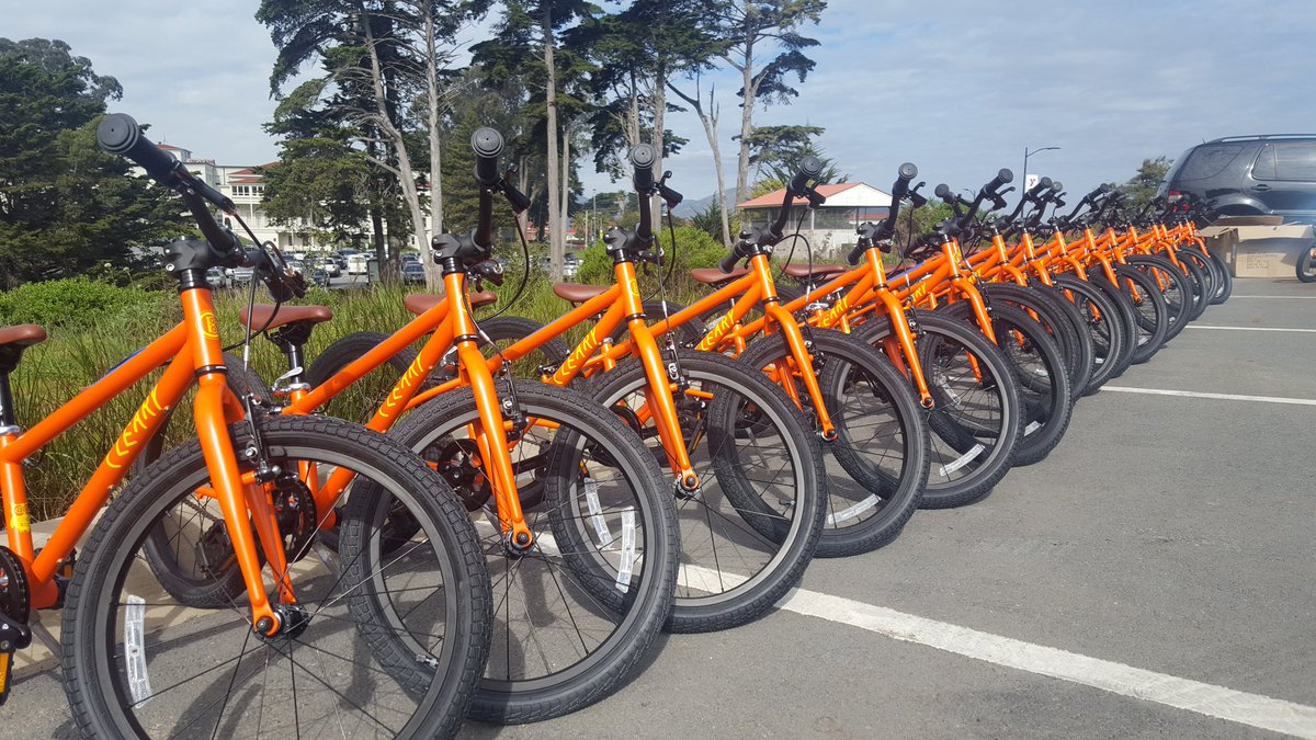 SFUSDPE's tweet photo. Bike Education being taught as part of physical education class for 2nd graders! #KeepSFmoving #DistrictWidePilot https://t.co/MJBUN6cFq7