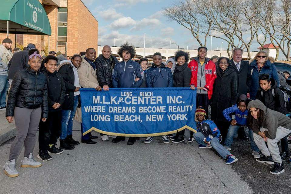LBChangeAgent's tweet photo. Congratulations Jacori Teemer, Elijah Rodriguez and Kadaja Bailey! Proud to live in a City of Champions! #LBShines https://t.co/iITele70Zw