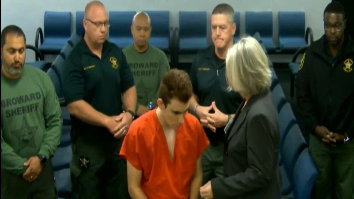 Parkland victim files motion to disqualify prosecutors, defense attorneys in Cruz case bit.ly/2GqX8qL https://t.co/RPnhI6CFAP