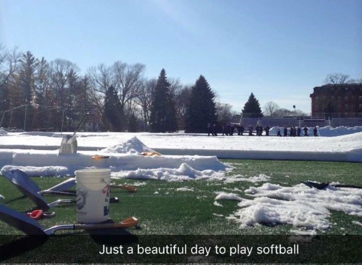 TommieSoftball's tweet image. Spring is that you?!? 😎☀️ Only 3 more weeks until conference play starts! #MNproblems