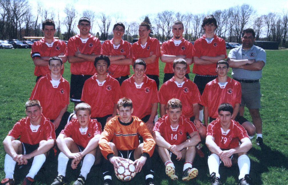 GrotonHouseFC's tweet photo. Three of the most capped #pizzaboys of all time on display here in some top notch kits 15 years ago. #BanditsFC #MAPLE #LEGENDS #XXLs https://t.co/Ttwtf3lUwJ