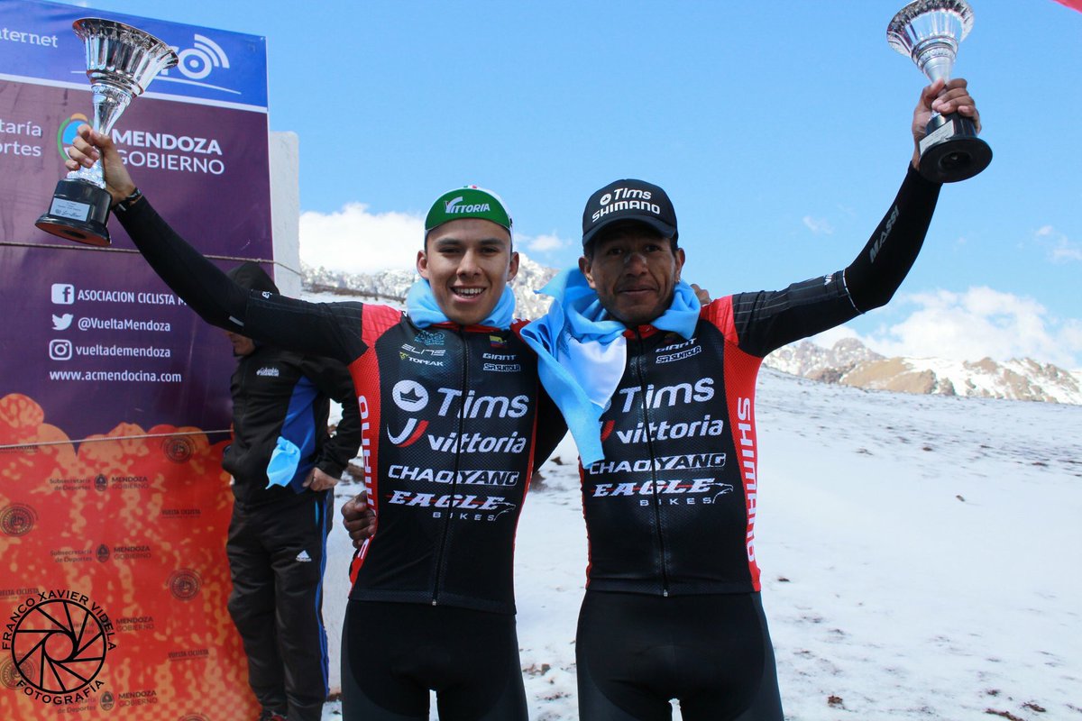 timsecuador's tweet photo. Tocando la gloria, equipo Tims-eaglebikes 🥇🥉#vueltamendoza #argentina  #2018 #timsecuador #ciclismoecuador https://t.co/OJWsNG0joK