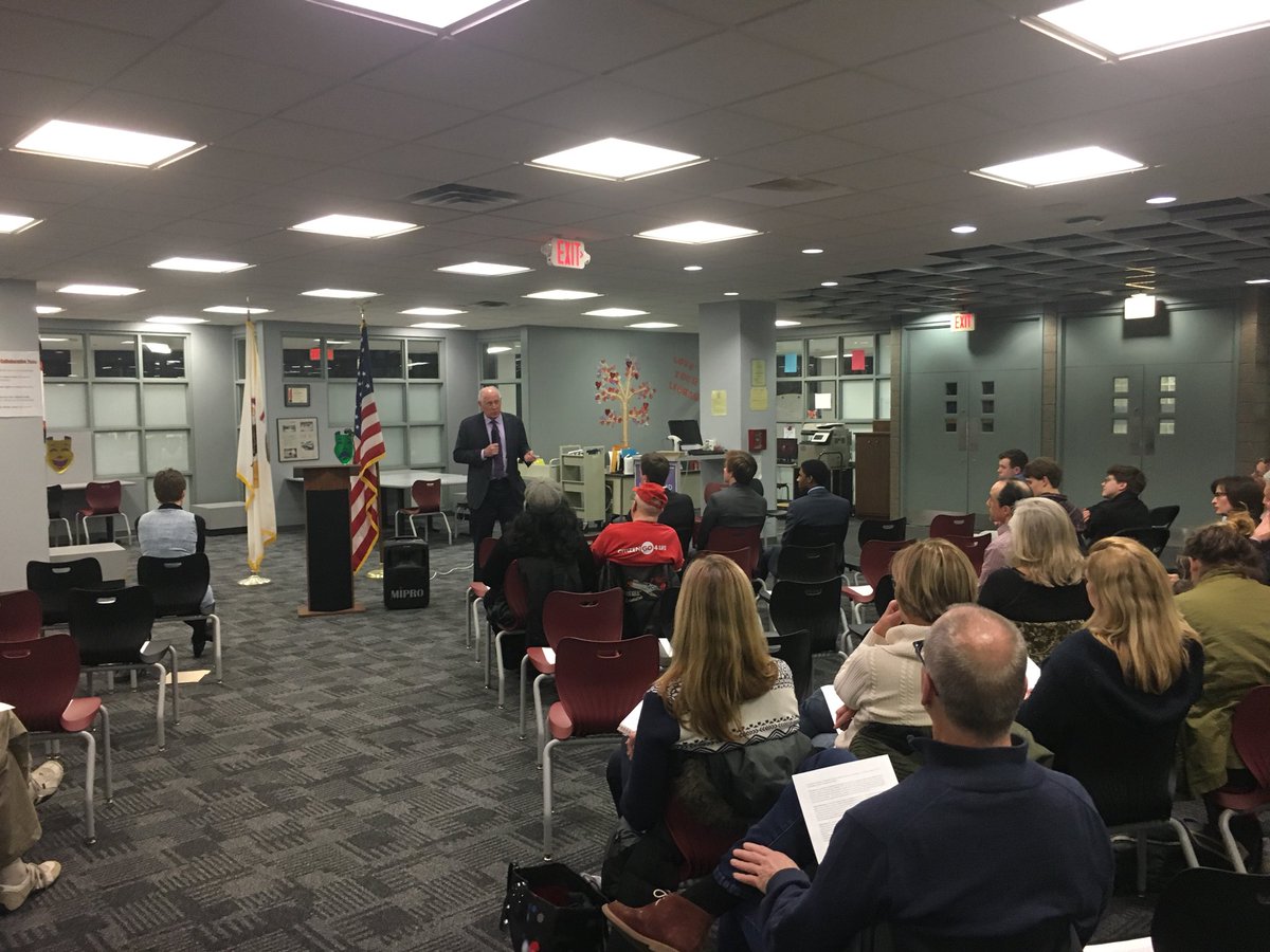 Pat Quinn (@quinnforil) on Twitter photo Thank you <a href="/Maine_South/">Maine South HS</a> and
@jsajuniorstate for allowing me the opportunity to speak about why I’m running for Attorney General. As Governor I worked to limit and ban assault weapons and as Attorney General I plan to continue that. Thank you <a href="/Maine_South/">Maine South HS</a> and
@jsajuniorstate for allowing me the opportunity to speak about why I’m running for Attorney General. As Governor I worked to limit and ban assault weapons and as Attorney General I plan to continue that.
