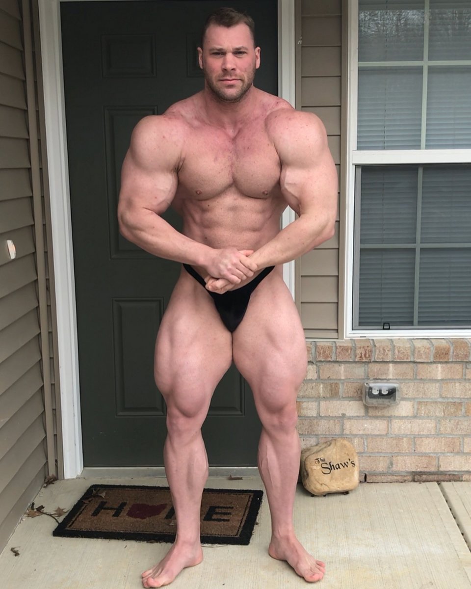 pacocutler's tweet photo. #SethShaw #tall #bodybuilder #bodybuilding #IFBBpro #superheavyweight #HugeHunk #Smallwaist #massivethighs https://t.co/v0WhopGNbo