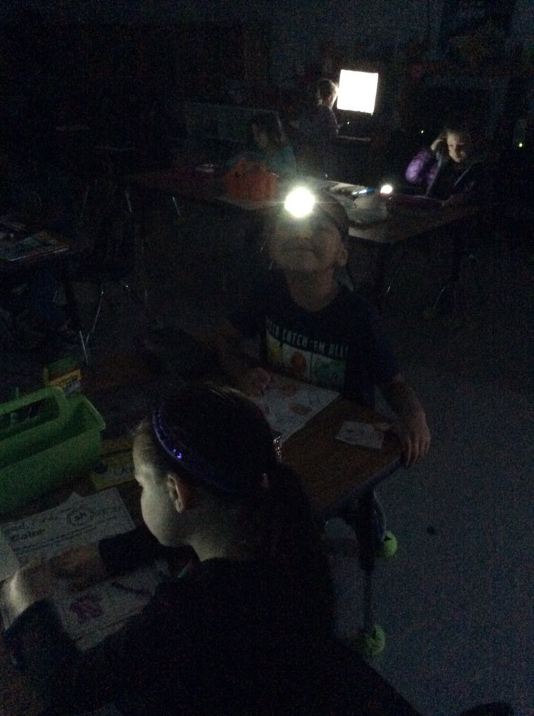 AlyRanallo's tweet photo. We are being paleontologist this week and loving it! #ccsdtn #pvessuccess https://t.co/BeerPe3ggF