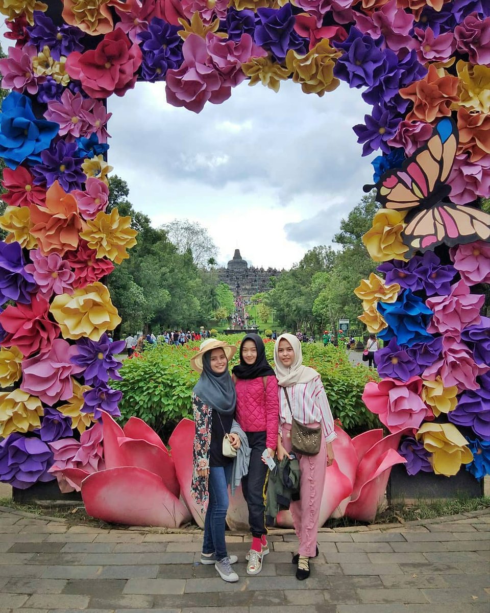 kota_jogja's tweet photo. Sekarang Candi Borobudur makin berwarna gaes... 😍

📍Candi Borobudur, Magelang, Jawa Tengah.
.
📷 from @nurainizahara_ https://t.co/WO9cRh1gg1